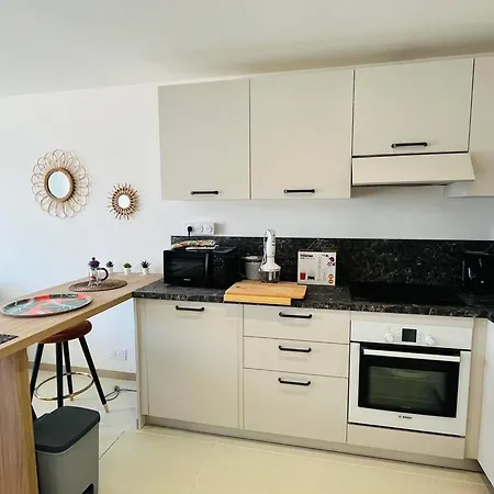 A - 2 Pieces, Climatisation, Parking, Proche - Fr-1-63-360 * Calvi (Corsica)